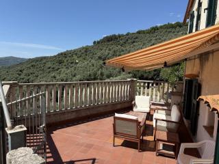 A BeautifuL Terrace on Paradise Imperia - by HOST4U - Montegrazie - 9