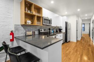 Prime NYC Location 4BR Spacious Haven - New York - 8