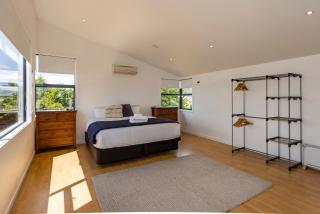 Spacious Mountain View Manor with Sauna - Wanaka - 5