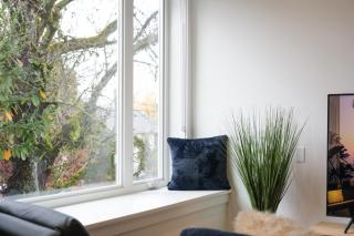 Brand New Spacious Home in Heart of Vancouver - Vancouver - 3