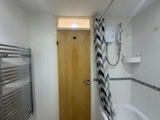 Serene Birmingham City Apartment with free parking - Sleeps 6 - Prime, Disney, Netflix - Birmingham - 5