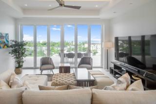 Oceanfront Penthouse and patio at ONE Cable Beach - Nassau - 9