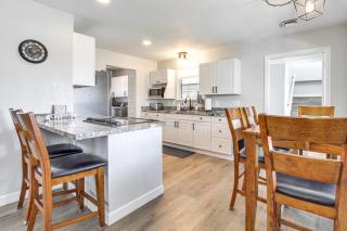 Walk to Dtwn Show Low Townhome with Balcony - 9