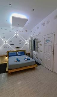 Old rocky white house - Naousa - 9