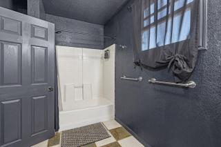 Chic Private Room Near Downtown & Little Italy - San Diego - 8