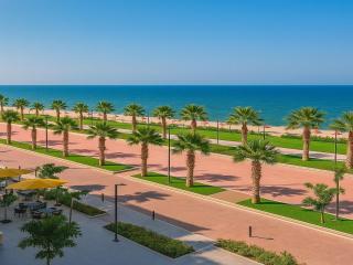 Comfy Seaside Apartment - 0