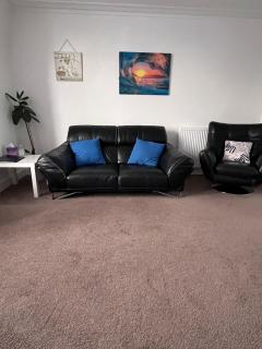 Spacious 2 bedroom flat nearby train and bus station - Aberdeen - 0