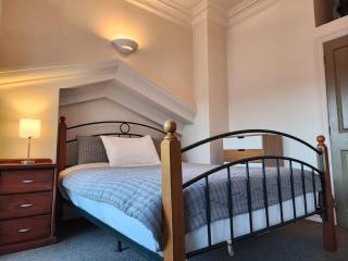 2 Bedroom Apartment in Central Wellington - Wellington - 2