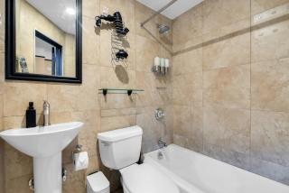 Walkable Paradise Heart of the City APT - New York - 8