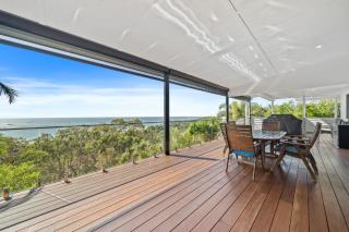 Belle Vue Beach House by Discover Stradbroke - Point Lookout - 0