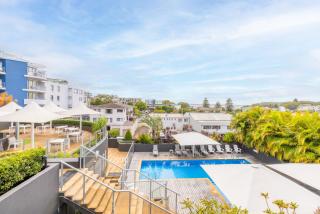 Cote D'Azur 42, 61 Donald St - complex pool, lift, linen, bed making and stunning water views - Nelson Bay - 5
