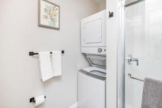 Modern 1BR King Bed Near Rideau River & DT - Ottawa - 2