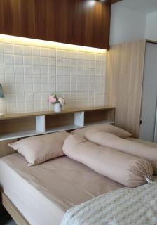 Cozy Studio Skylounge Makassar Apartment - 0