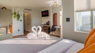 Romantic Exclusive Condo Stunning Mountain View - Gatlinburg - 3