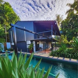 4 BDR Airconditioned Tropical Escape, Lap Pool & Parking for Caravans, Boats and Trailers - Casuarina - 9