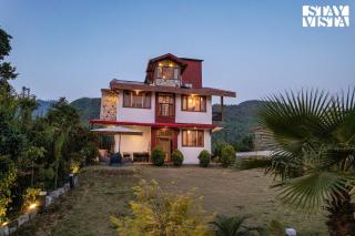 StayVista at Alpine Bliss - Home Theatre, Bonfire - Mussoorie - 9
