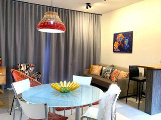 Casa linda, ótima localização, 2 vagas de garagem - Partenon - 6