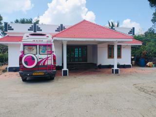 MAVERICK HOLIDAYS INN FAMILY VILLa - Vagamon - 0