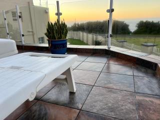 Luxury Beachfront Apartment - Margate - 0