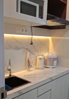 1BR Skylounge Apartment Makassar - Manda - 1
