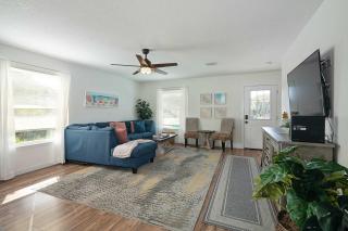 Sunshine Lane l Heated Pool l Walk to Beach - 1