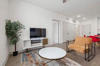 Two Stylish Nulu CozySuites - 6