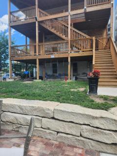 Beautifully Renovated Downtown 1Bed 1 Bath Apt, Pet Friendly - Topeka - 6