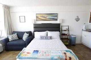 Pool Luxury Oceanfront Studio Ideal 4 Long Stay - Daytona Beach - 8