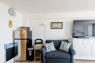 Pool Luxury Beachfront Studio Ideal 4 Long Stays - Daytona Beach - 7