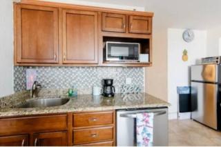 Pool Luxury Beachfront Studio Ideal 4 Long Stays - Daytona Beach - 4