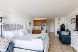 Pool Luxury Beachfront Studio Ideal 4 Long Stays - Daytona Beach - 1