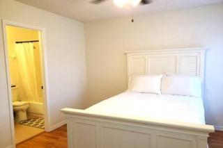 Pool Luxury King Room4Rent in a 2BR 2.5BA Laundry - Daytona Beach - 4