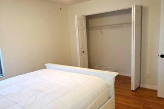 Pool Luxury King Room4Rent in a 2BR 2.5BA Laundry - Daytona Beach - 2