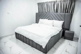Modern 4BR in East Airport Gated Community - Accra - 1