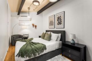 Spacious 3 Bedroom Gem in Trendy Dumbo! - Brooklyn - 1