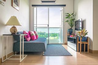 Top Floor, Golf Course View Balcony Bliss - Chiang Mai - 0