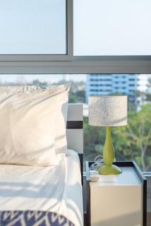 Mountain View Balcony, Blissful Local Living - 8