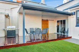Luxury on the Esplanade - Echuca - 7