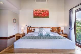 Massive 3BR Luxury Pool Mansion in Perrerenan - Canggu - 9