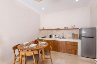 Cozy 1BR Retreat in Bali Elegant Wooden Interior - Bingin Beach - 3