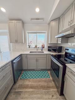 Large Home Centrally Located Near Airport and DT SLC - Salt Lake City - 7