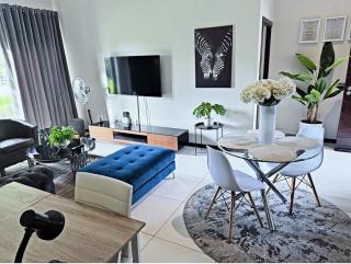 Luxury Golf Estate Living 2 Bed 2 Bath with Stunning Views - Honeydew - 5