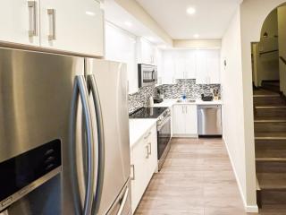 Cozy Brand-New Basement Suite NW - Calgary - 2