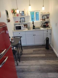 Goarges Tiny Home! - Pebble Beach - 5