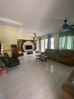 Taman Bamboo Homestay - Bintulu - 5
