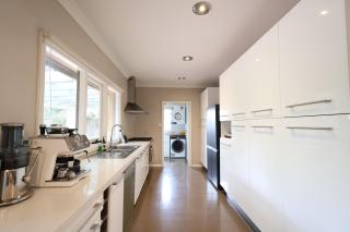 Beaumaris Lovely House - Bayside Holiday Rental - Entire 3 BR 1 Spa Bath 1 min to Golf Clubs - 9