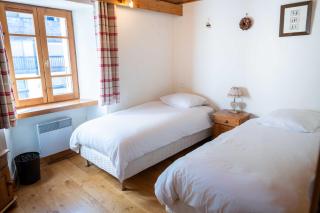 Warm 2-bedroom apartment near the Tourist Office - 8