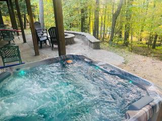 Knotty Dog Lodge- Hot Tub Fire Pit Pet Friendly - 8