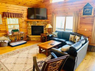 Knotty Dog Lodge- Hot Tub Fire Pit Pet Friendly - 4
