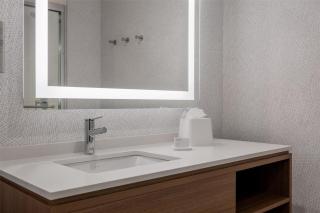 Home2 Suites By Hilton Houston Downtown Convention Center - 1